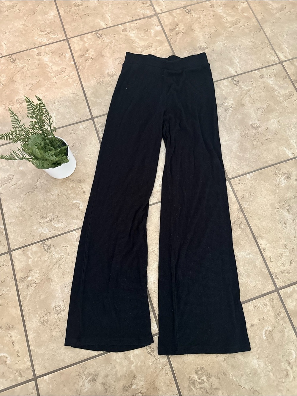 BLACK RIBBED FLARE LOUNGE PANTS